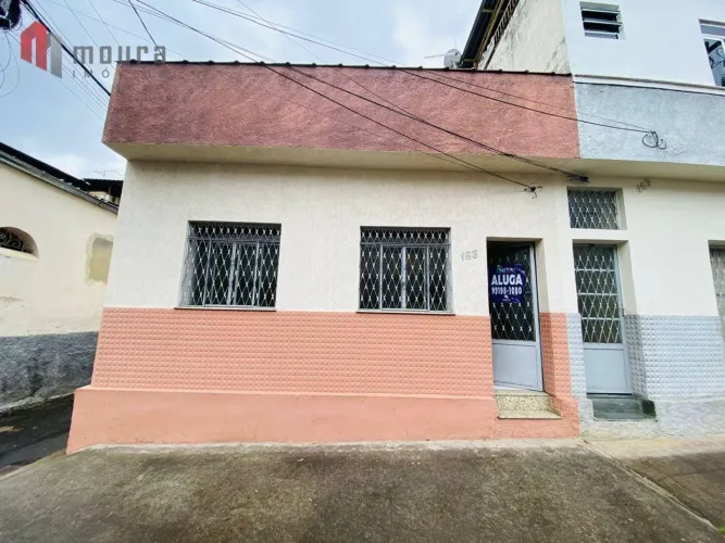 Casa com 2 dormitórios para alugar, 70 m² por R$ 1.260,00/mês - São Bernardo - Juiz de For