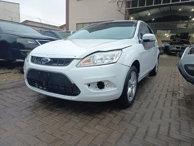Ford Focus 2.0 automático 2014 sucata vendido em peças
