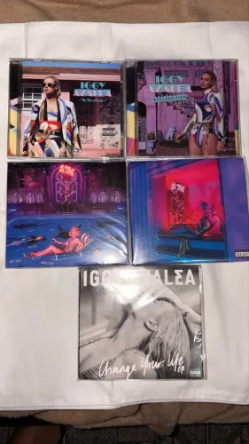 Combo Cds Iggy Azalea IMPORTADO (Leia)