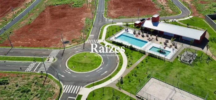 Lote em Condomínio Residencial no Bairro Novo Mundo em 294m² com Portaria 24h e Lazer Comp