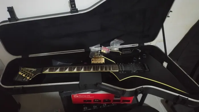 Guitarra Kelly x séries S Ó V E N D A