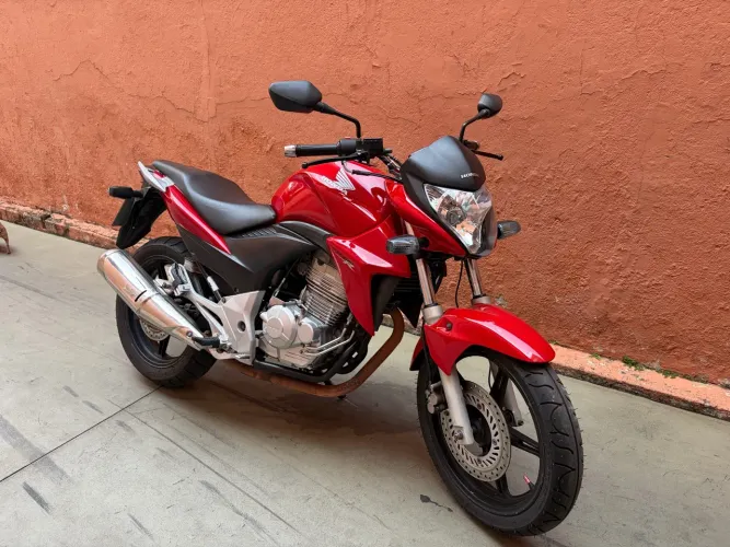 CB 300 ANO 2014 SEM DETALHES 