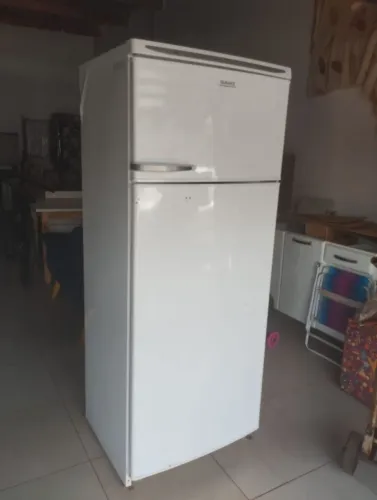 GELADEIRA DAKO DUPLEX/ DEGELO/ CONSERVADA/ ENTREGO