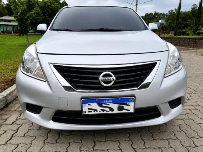 Nissan Versa SV 1.6 16V Flex Fuel 4P Mec. 2014