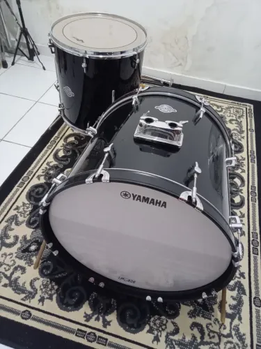 Bumbo e surdo sonor