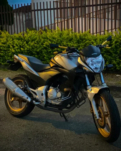 Honda CB 300R 2010 + Escape Esportivo | Oportunidade