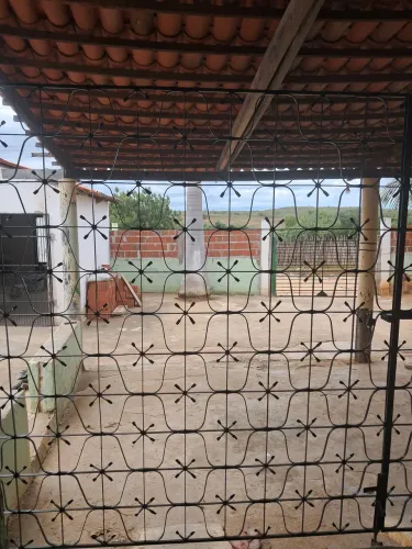 Vendendo essa residência da pra fazer uma chácara pra família ou um ponto comercial.