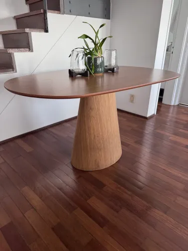 Mesa de jantar de madeira organica 1.40m
