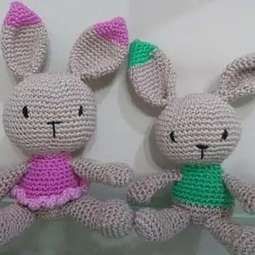 Coelhinho Leco ou coelhinha Teca amigurumi
