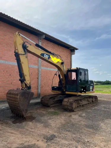 Escavadeira Caterpillar 312 D2L ano 2015