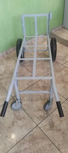 Carrinho de carga com rodinhas 