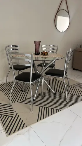 Mesa 4 cadeiras / tampo de vidro 