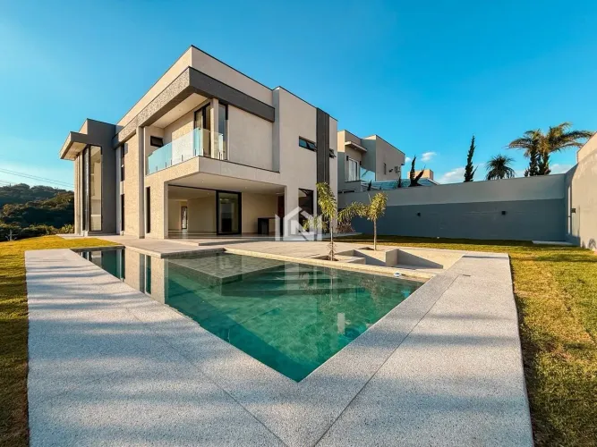 Casa à venda no condomínio Reserva Santa Maria
