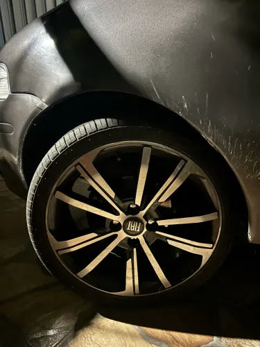 Rodas 17 polegadas com pneu 195/40 81w 