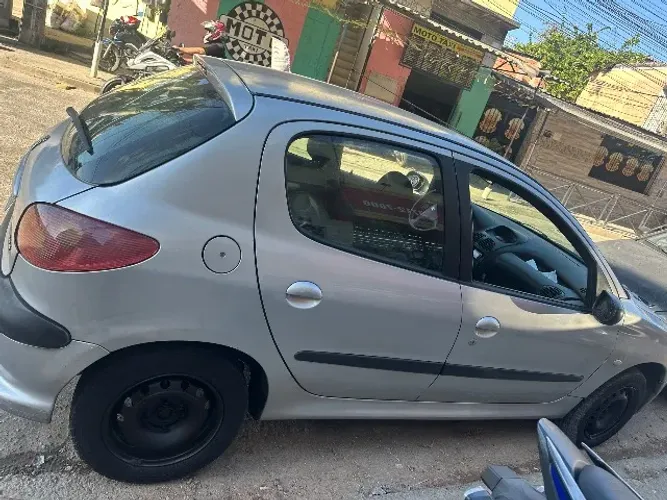 Peugeot 206 Presence 1.4/ 1.4 Flex 8V 5P 2005