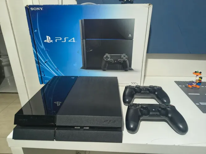 Venda de PS4 em excelente estado