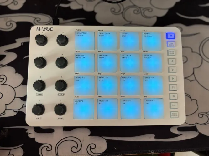 Controlador MIDI M-VAVE SMC-PAD Branco