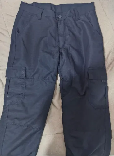 Calça tamanho 44 para trilhas (25,00 reais)