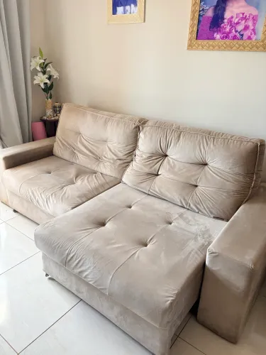 Sofá retrátil reclinável 2,50m 4 lugares da cor creme