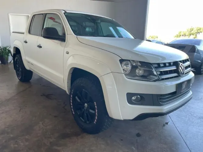 Volkswagen Amarok T. Dark Label CD 2.0 4X4 Dies AUT 2015