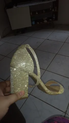 ? salto alto brilhante-Dourado deslumbrante ?