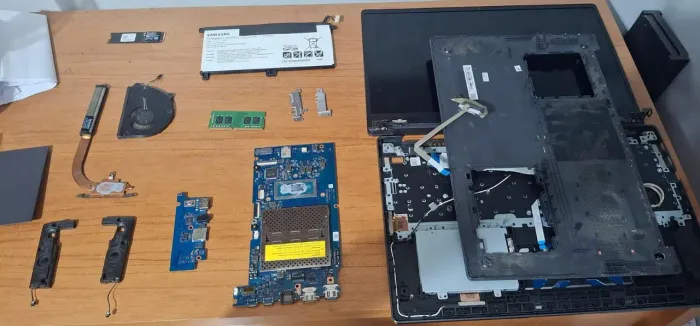 Samsung Galaxy Book2 com quebra na placa mãe. 