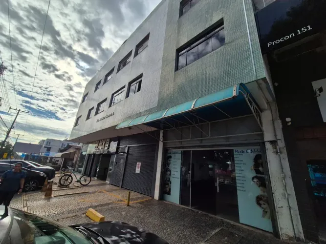 EXCELENTE LOJA, COM ÓTIMA LOCALIZAÇÃO