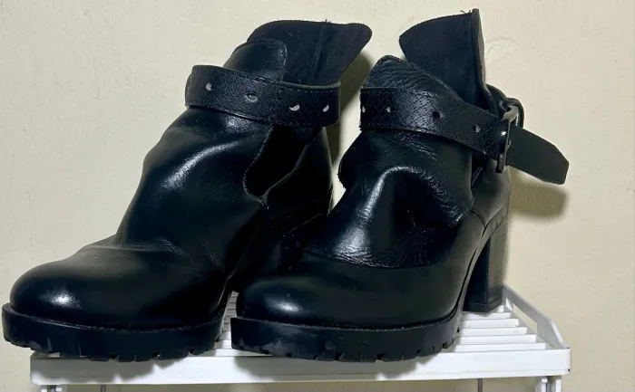 Bota em Couro Feminina - 37-38