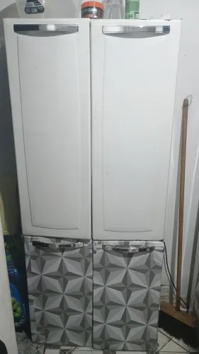 Armário de cozinha usado em perfeito estado