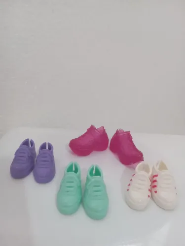 Lote 4 sapatos/tênis originais da boneca barbie-mattel 