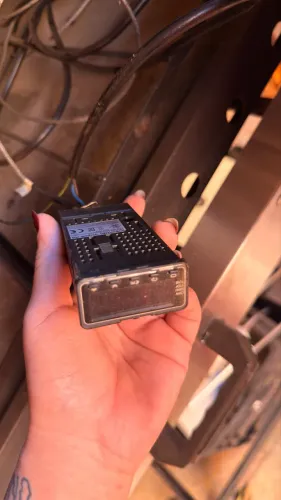 Controlador de temperatura E5GC-QX1ACM-000 Digital Controller