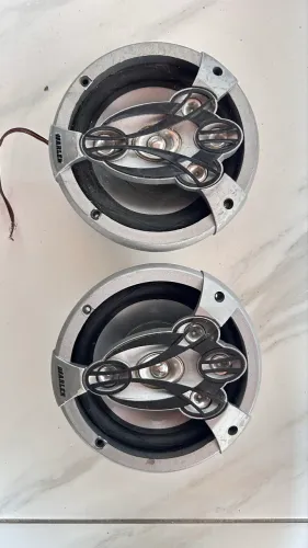 Alto-falante automotivo Arlen, modelo Fenix Hexaxial 6x9.