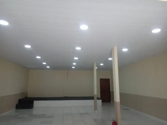 Vendo prédio comercial
