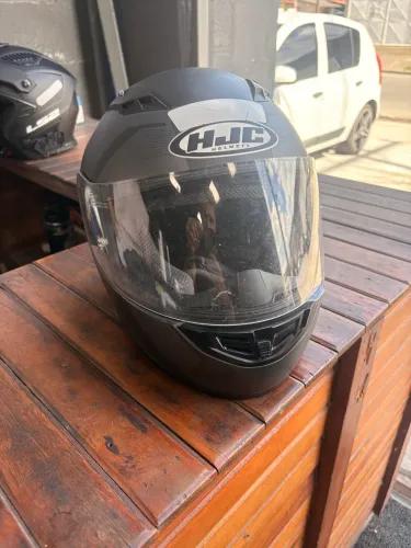 Capacete semi novo HJC