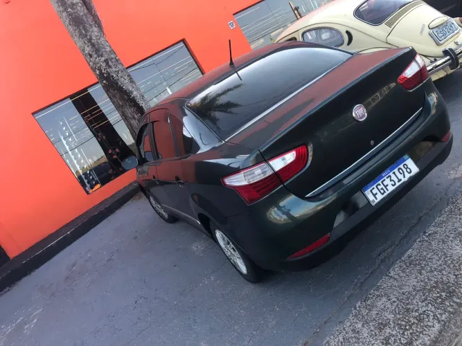 Fiat Grand Siena Attrac. 1.4 EVO F.flex 8V 2013
