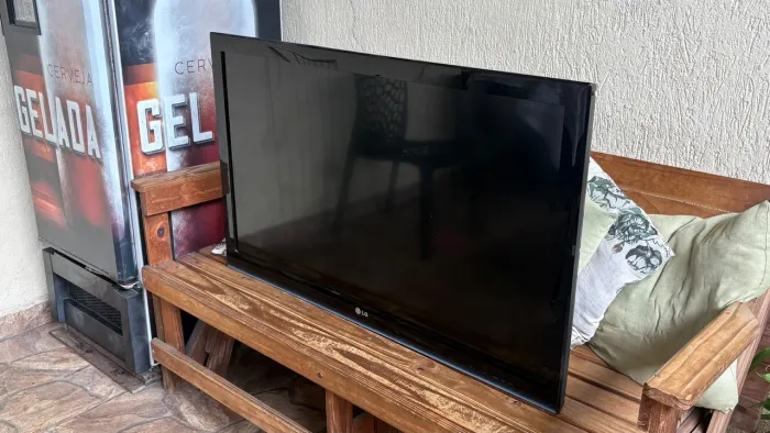 Televisão grande sem funcionar