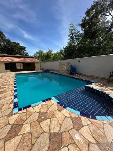 Chácara mobiliada para aluguel por diária com 500 m2 com 4 quartos no Jequitimar Caldas No