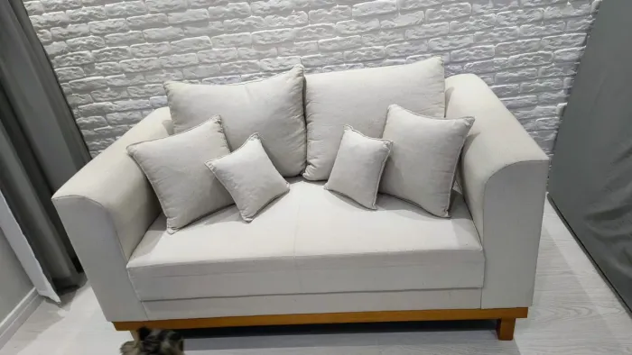 SOFA 1,40 X80 CM SEMINOVO
