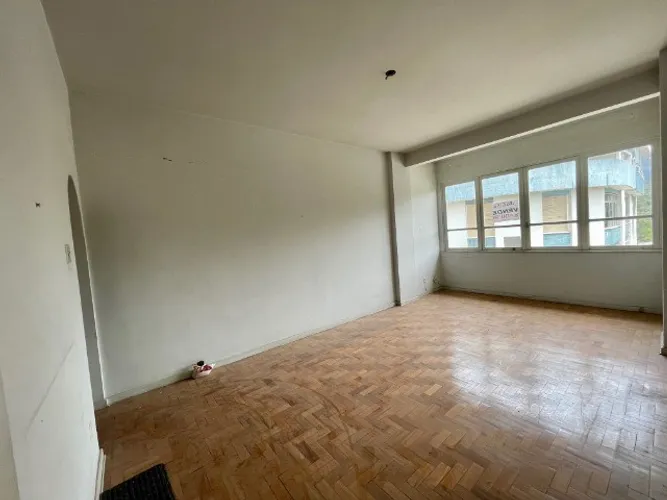 Vendo Apartamento no Centro de Petrópolis - cod 12057