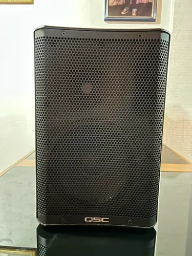 Caixa Ativa QSC CP8