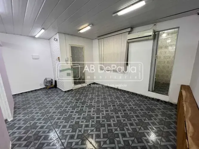 ALUGA NA AV. MARECHAL FONTENELLE - SALA COMERCIAL COM 40 m²