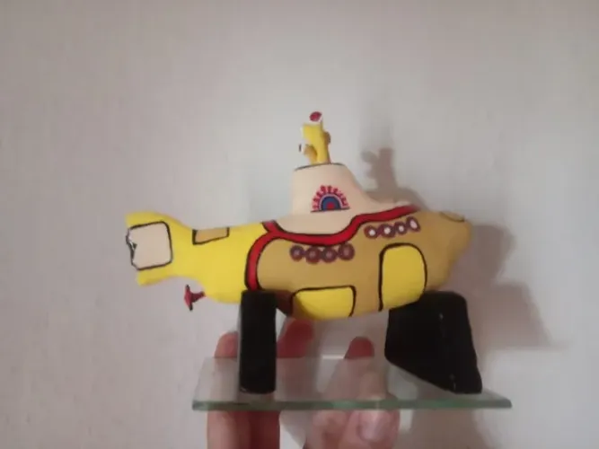 Réplica do Yellow Submarine Beatles 