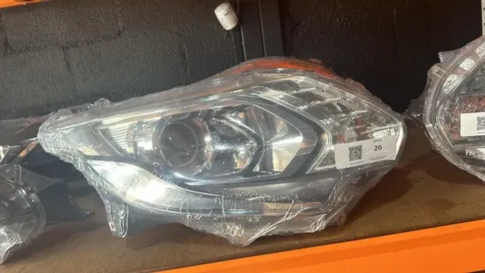 Triton l200 ano 2020 farol lado esquerdo full led