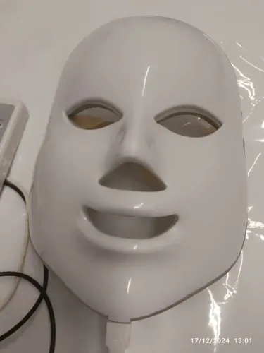 Máscara de LED para tratamento facial