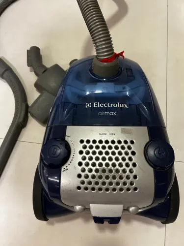 Aspirador de Pó Electrolux Airmax 1600W HEPA