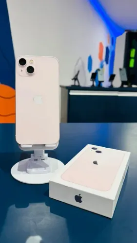 iPhone 13 Semi-Novo 128GB Rosa Saúde de Bateria 81% Aparelho Impecável 