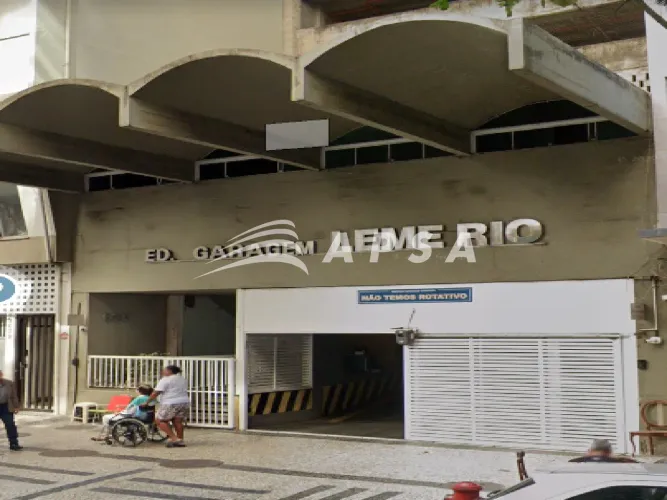 EXCELENTE VAGA DE GARAGEM LOCALIZADO NO LEME, RUA TRANQUILA E MUITO BEM LOCALIZADA.