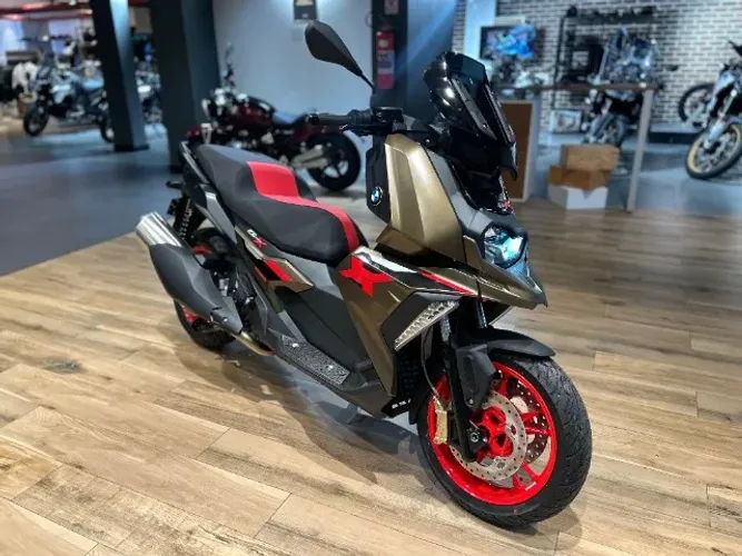 BMW C 400 X 2025 - COR EXCLUSIVA KALAMATA ? LANÇAMENTO