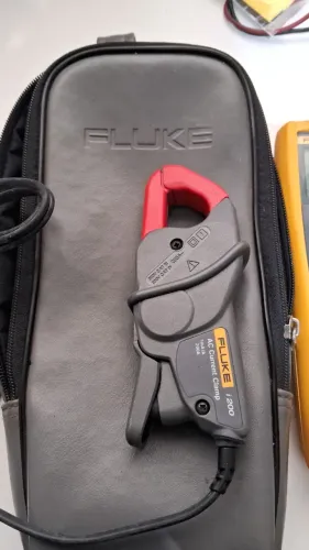 Pinça amperimétrica fluke