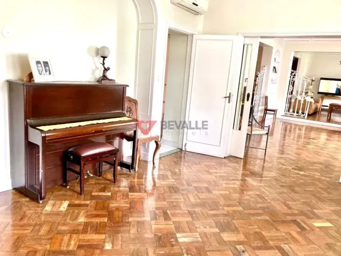 Apartamento à Venda no Flamengo RJ: 335m², 4 Quartos, 2 Suítes
